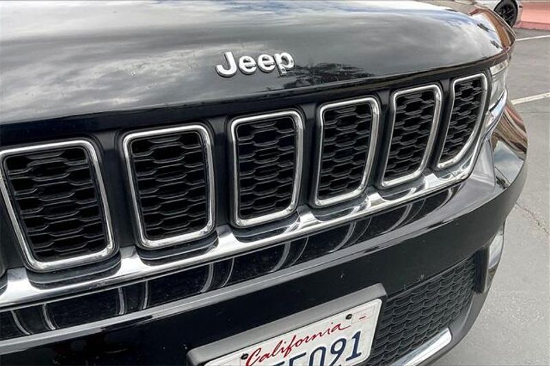 2023 Jeep Grand Cherokee LaredoImage 30