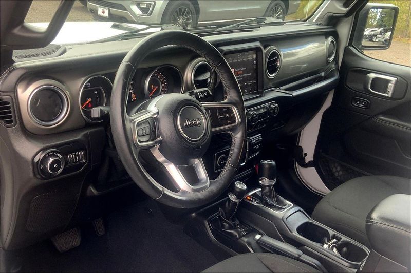 2019 Jeep Wrangler Unlimited Sahara photo 14