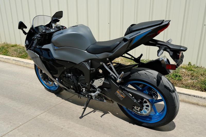 NEW 2026 KAWASAKI NINJA ZX6R ABS Image 4