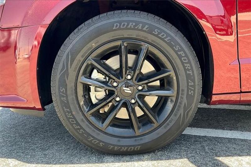 2019 Dodge Grand Caravan SXTImage 8