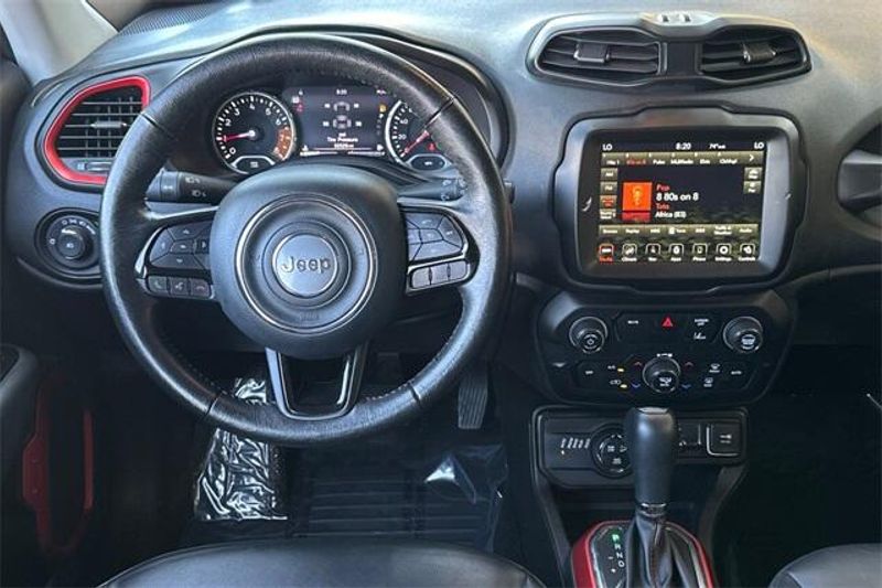 Used 2022 Jeep Renegade TrailhawkImage 12