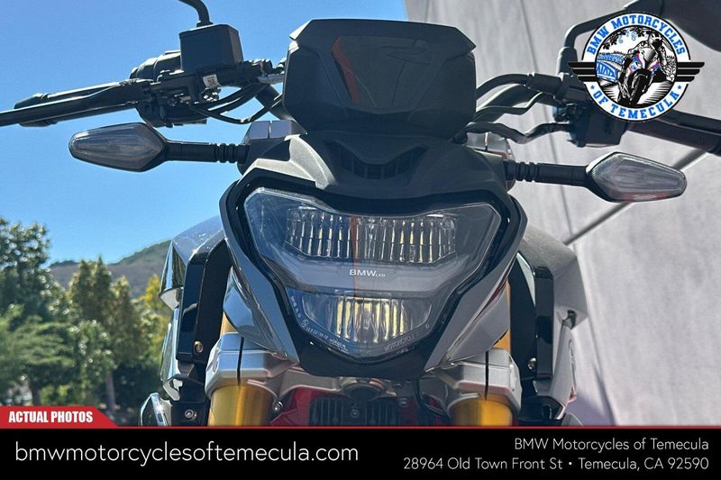 2025 BMW G 310 RImage 8