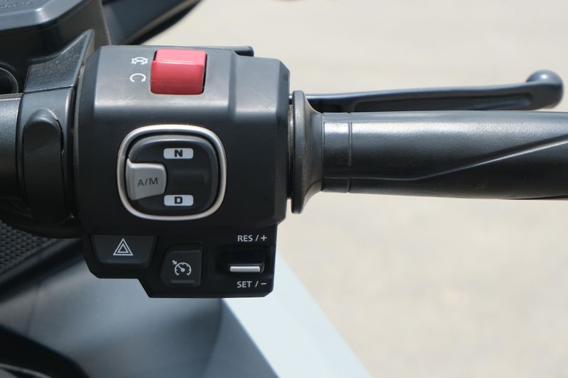 2021 Honda GOLDWING DCT DEEP PEARL GRAY Image 22