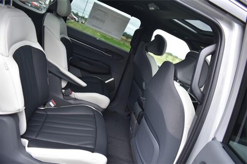 New 2026 Kia EV9 GT-LineImage 16