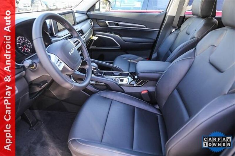Used 2022 Kia Telluride LXImage 12