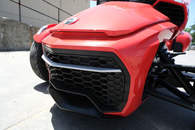 2024 Can-Am SPYDER F3 LIMITED PLASMA REDImage 22