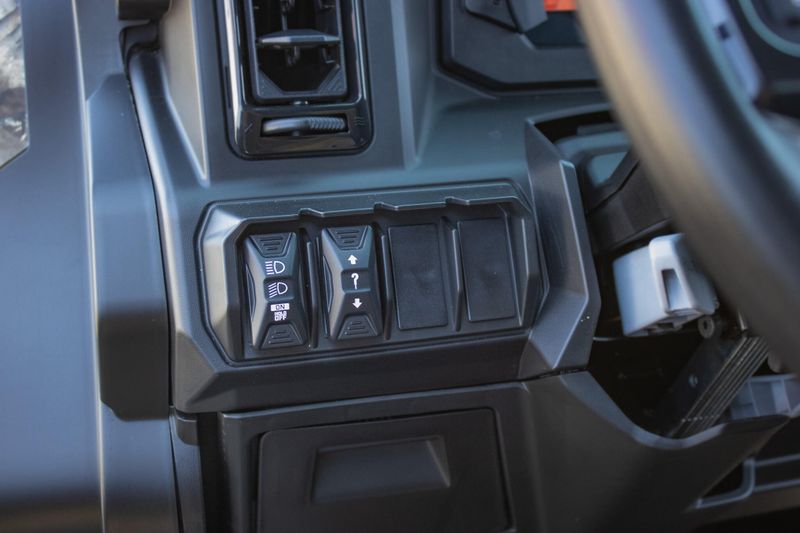 NEW 2026 CAN-AM DEFENDER MAX LIMITED CAB HD11 Image 29