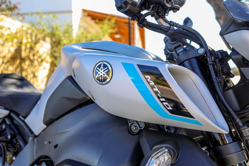 NEW 2025 YAMAHA MT10 Image 14