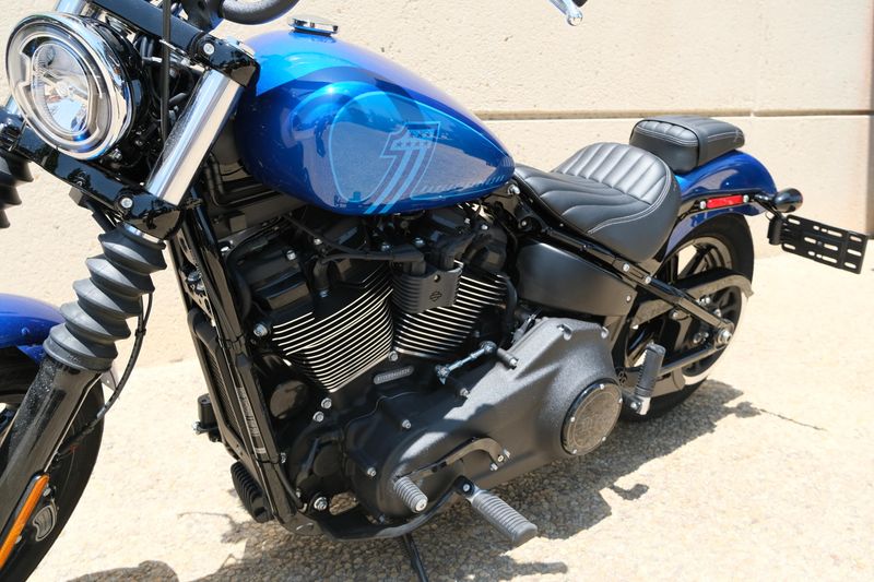 2024 HARLEY SOFTAIL STREET BOB 114 BLUE Image 21