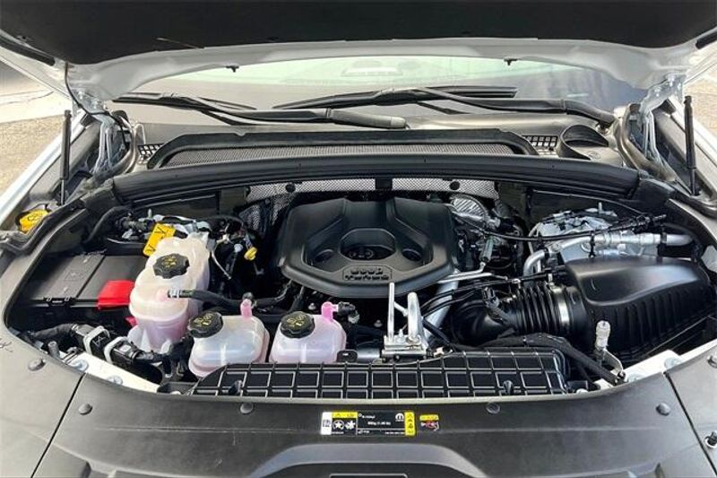2022 Jeep Cherokee Limited 4xe photo 8