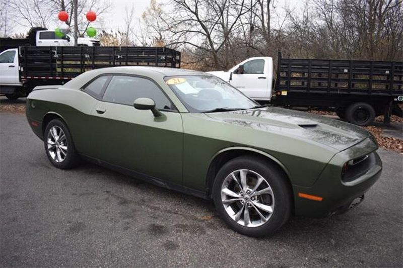 2021 Dodge Challenger SXTImage 10