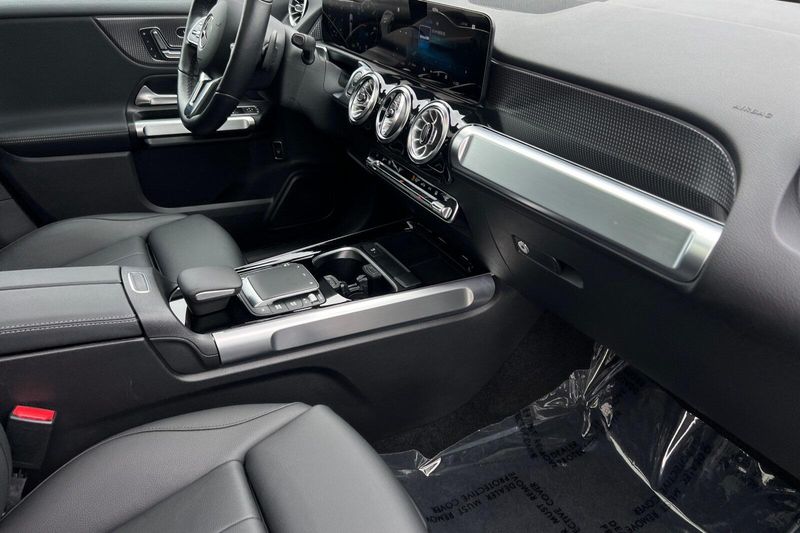 2023 Mercedes-Benz EQB 300Image 18
