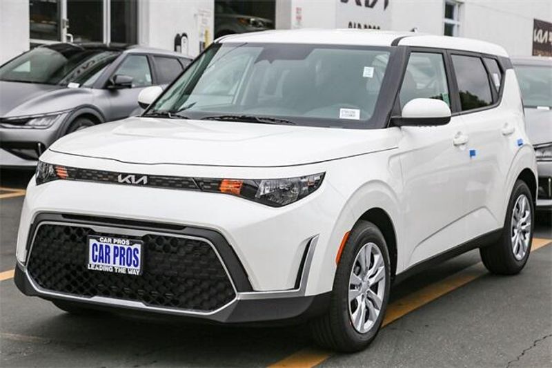2025 Kia Soul LXImage 12