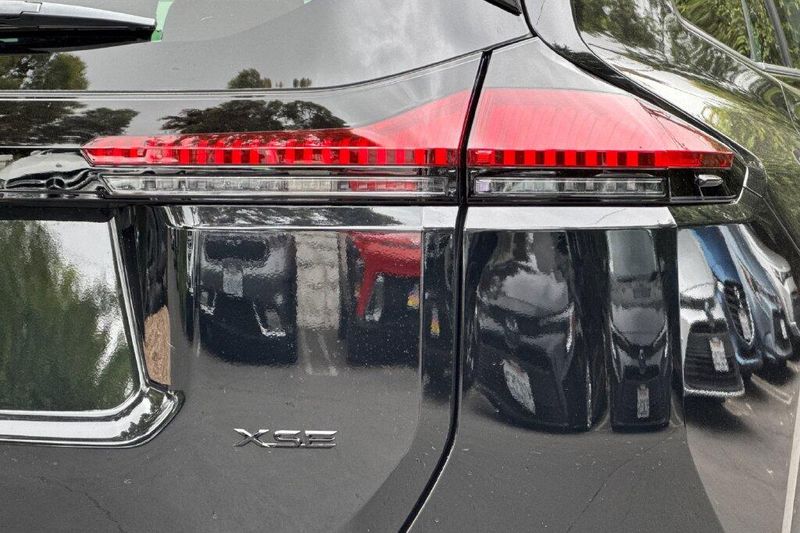 New 2026 Toyota RAV4 Plug-In Hybrid XSEImage 31