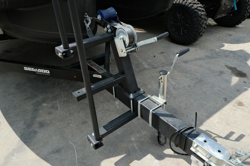 USED 2023 KARAVAN SINGLE AXEL Image 4