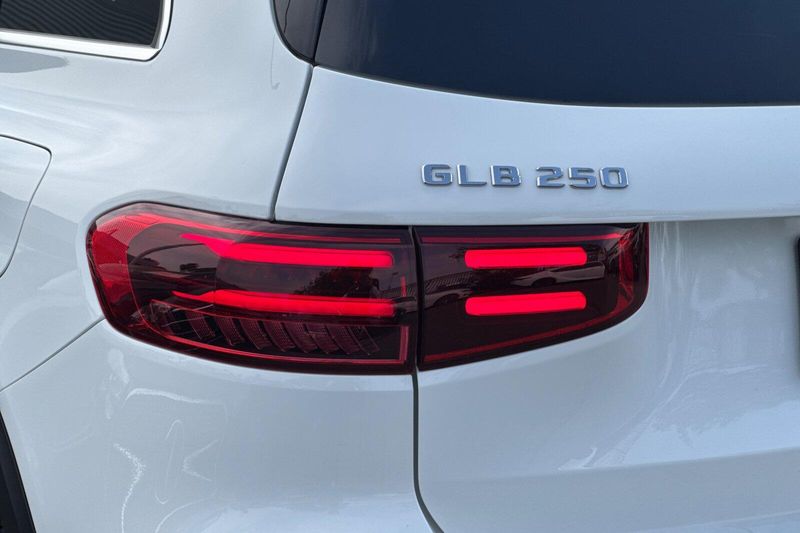 New 2026 Mercedes-Benz GLB 250Image 23