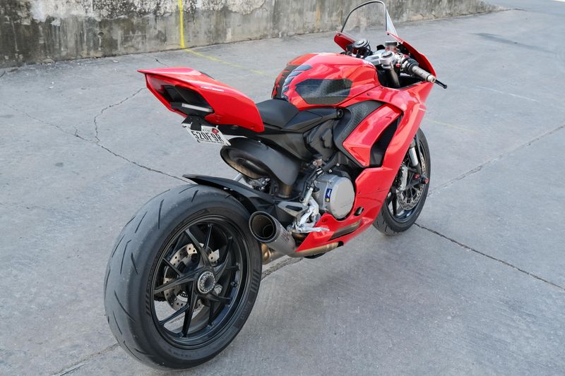 2020 Ducati PANIGALE V2 RED Image 3