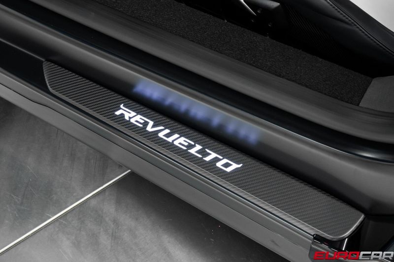 Used 2025 Lamborghini Revuelto *HIGH GLOSS STYLE PACKAGE * PASSENGER DISPLAY*Image 48
