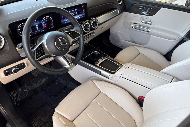 Used 2026 Mercedes-Benz GLB 250Image 10