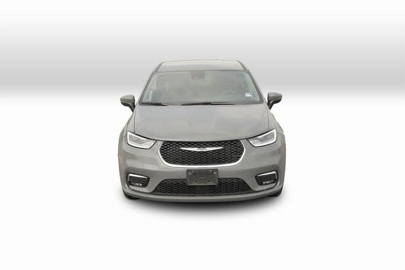2023 Chrysler Pacifica Touring LImage 8