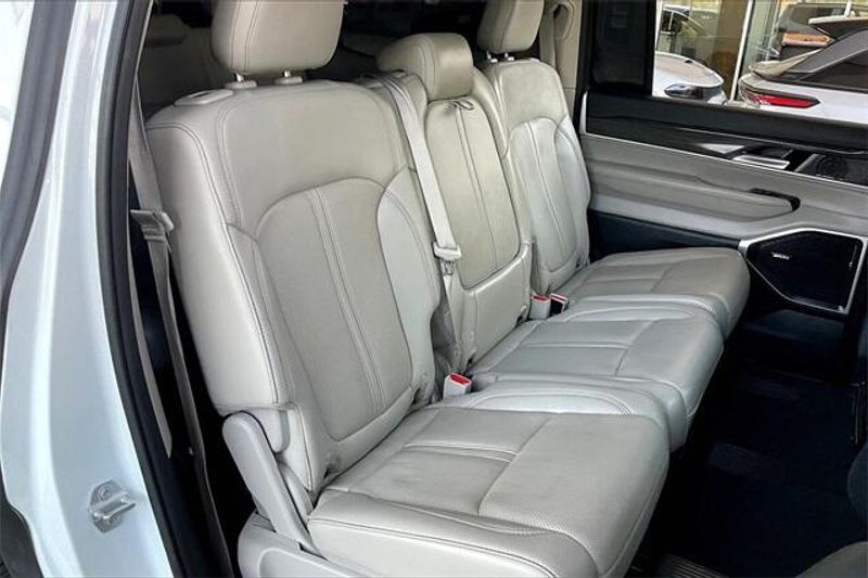 2023 Jeep Wagoneer Series IIIImage 26