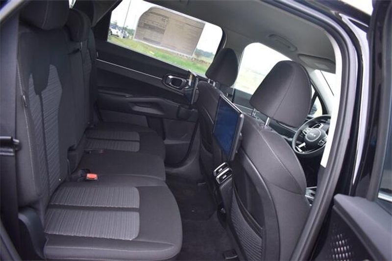 New 2025 Kia Sorento LXImage 14