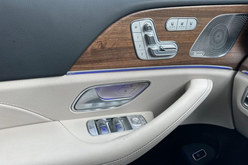 Used 2025 Mercedes-Benz GLS 450Image 11