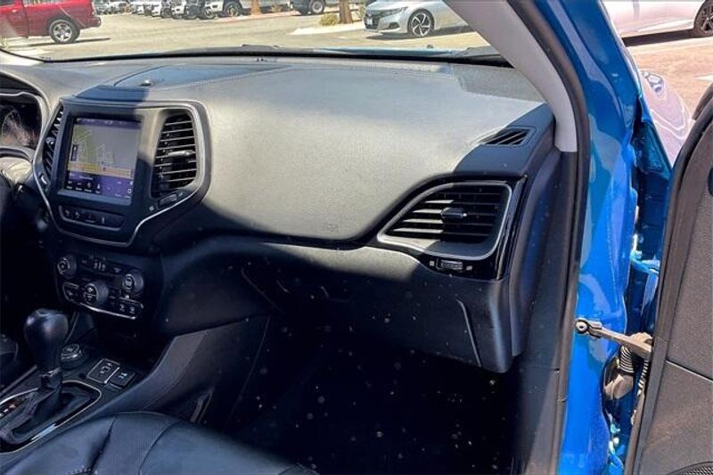 Used 2023 Jeep Cherokee AltitudeImage 16