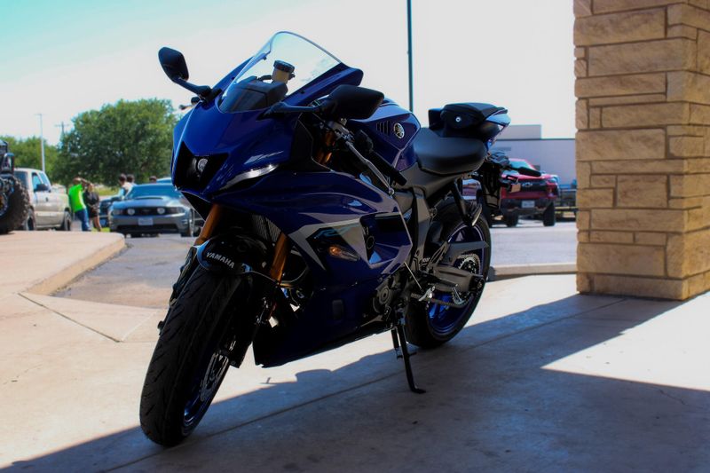 2025 Yamaha YZFR7 TEAM BLUE Image 5