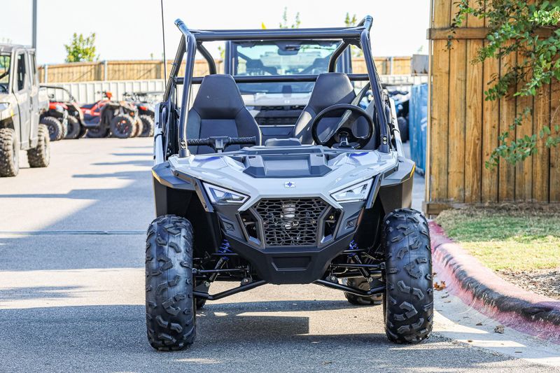 2025 Polaris RZR 200 EFI STORM GRAY AND BLUE Image 13