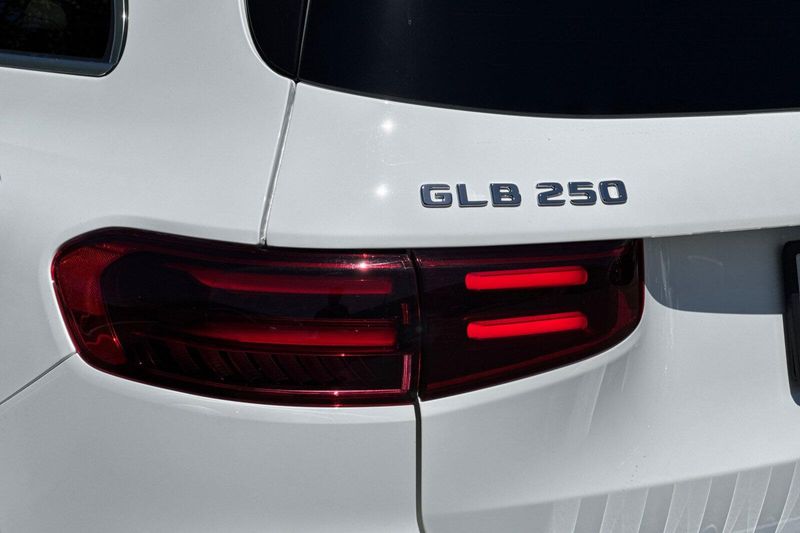 Used 2026 Mercedes-Benz GLB 250Image 33