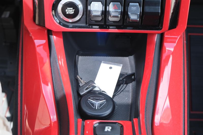 2020 Polaris SLINGSHOT R BLACK AND RED Image 24