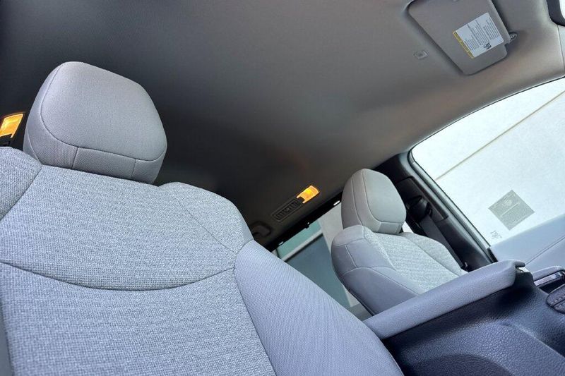 Used 2026 Toyota Sienna LEImage 17