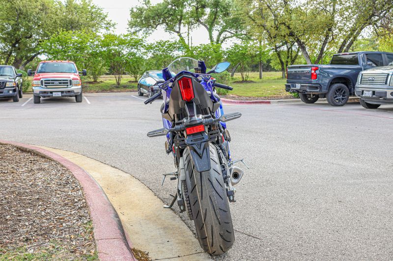 NEW 2026 YAMAHA YZFR7 Image 9