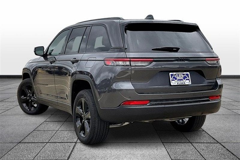 2024 Jeep Grand Cherokee Limited 4x2Image 3