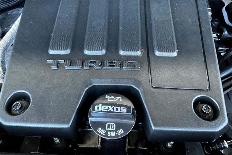 Used 2024 GMC Sierra 1500 ElevationImage 32