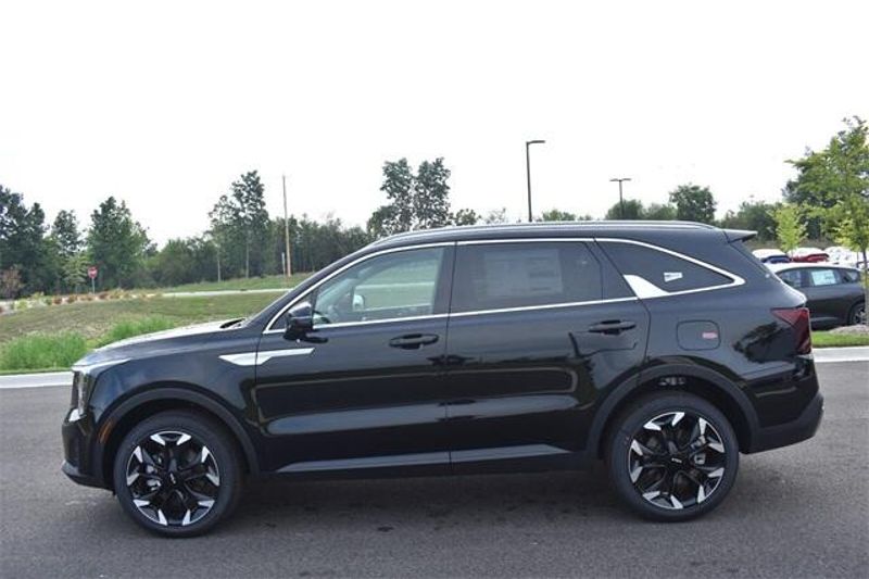 New 2025 Kia Sorento EXImage 6