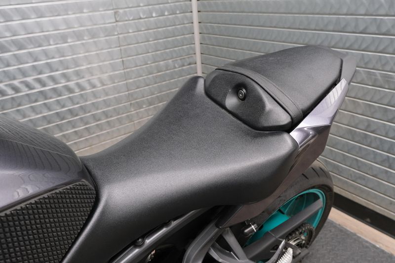 USED 2024 YAMAHA MT09 Image 18