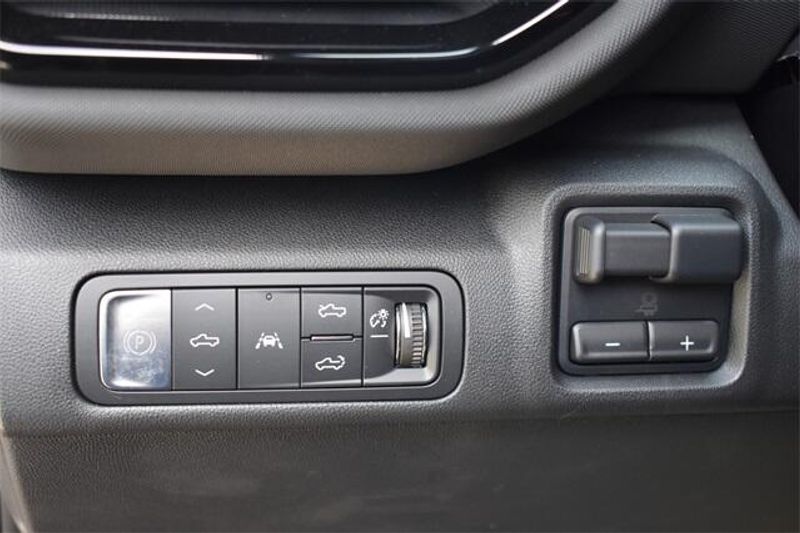2024 Chevrolet Silverado EV RSTImage 25