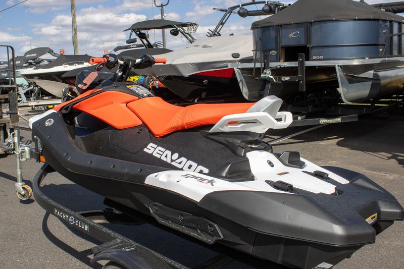 NEW 2026 SEADOO SPARK TRIXX FOR 3 90HP WITH SOUND SYSTEM Image 7