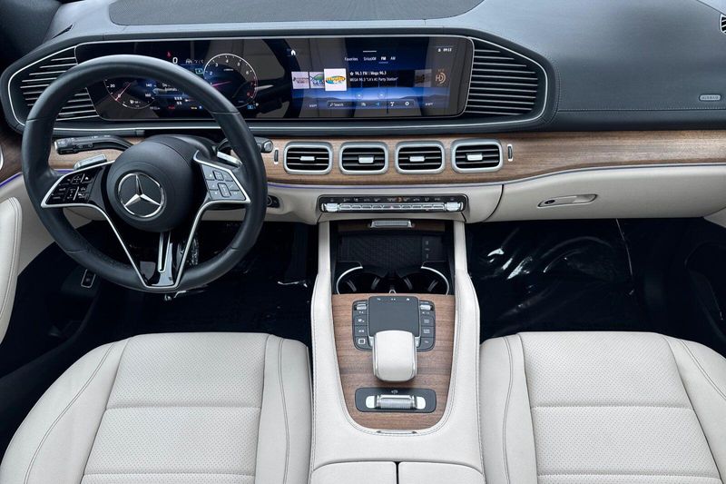Used 2025 Mercedes-Benz GLS 450Image 15