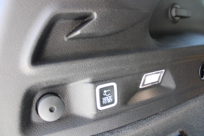 2025 Jeep Grand Cherokee L Summit Reserve photo 31