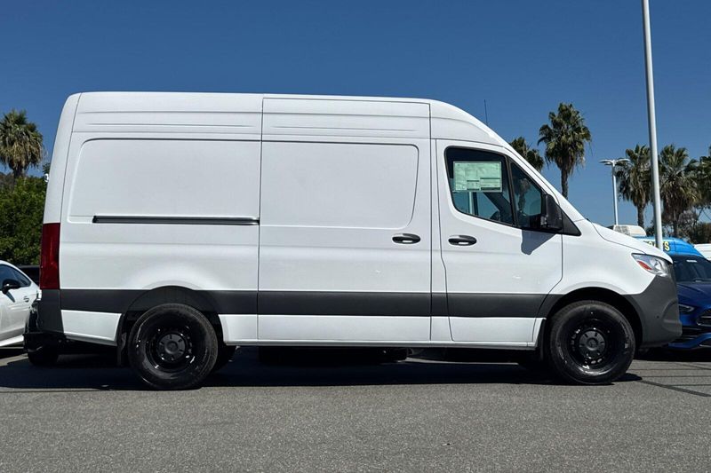 New 2026 Mercedes-Benz Sprinter 2500 Cargo 144 WBImage 3