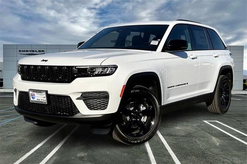 New 2025 Jeep Grand Cherokee Altitude X 4x4Image 1