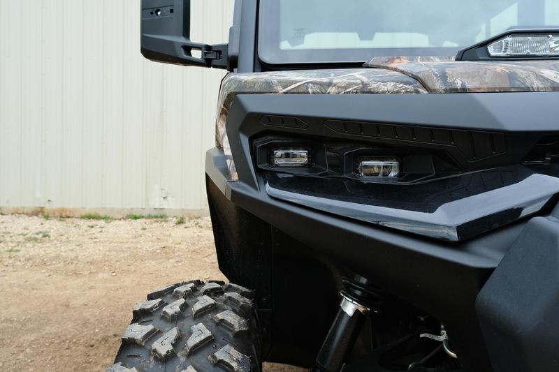 NEW 2026 CAN-AM DEFENDER MAX XT CAB HD11 WITH 1025 INCH TOUCHSCREEN Image 9