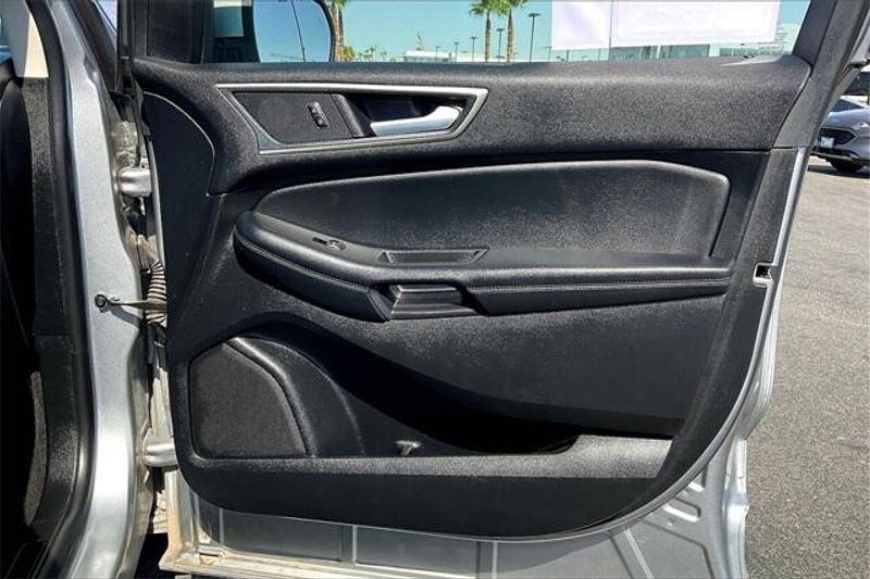 Used 2024 Ford Edge SELImage 23