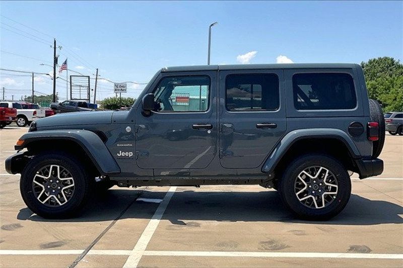 2024 Jeep Wrangler 4-door SaharaImage 14