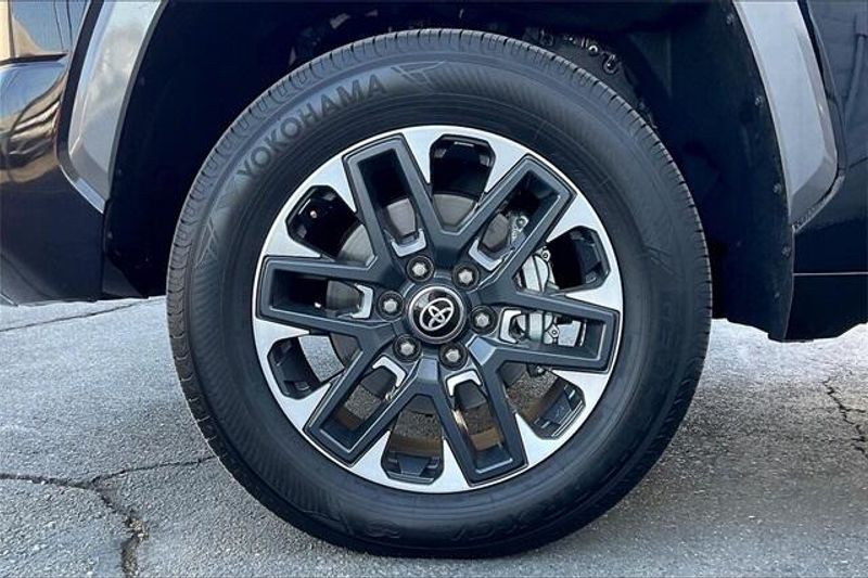 Used 2025 Toyota Tundra LimitedImage 8
