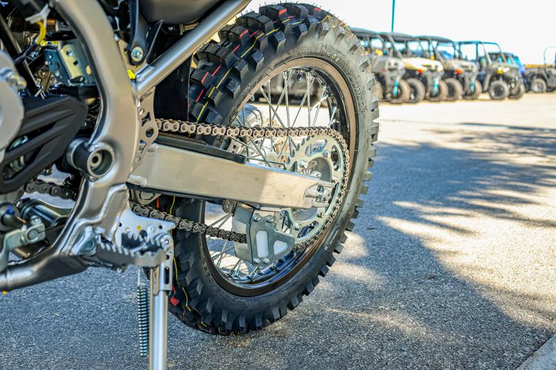 2025 Kawasaki KLX230R S  BATTLE GRAY Image 8