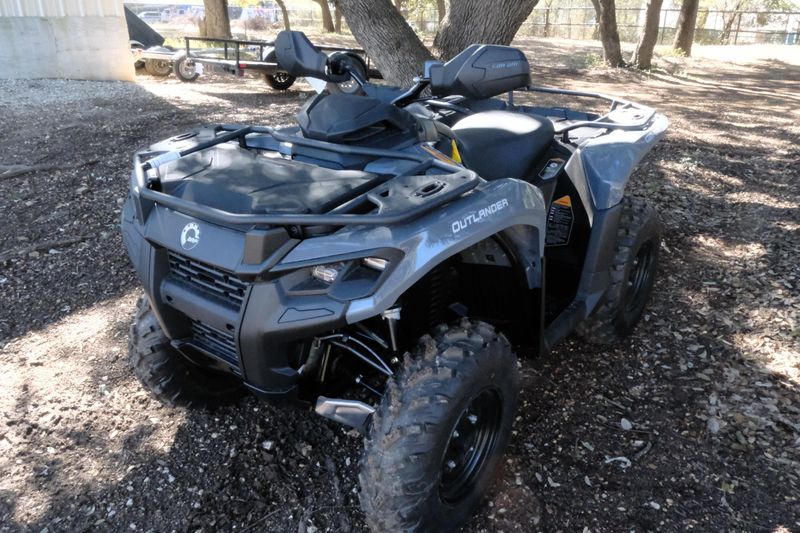 2025 CAN-AM OUTLANDER 500 GRANITE GRAY in a GRANITE GRAY exterior color. Family PowerSports (877) 886-1997 familypowersports.com 